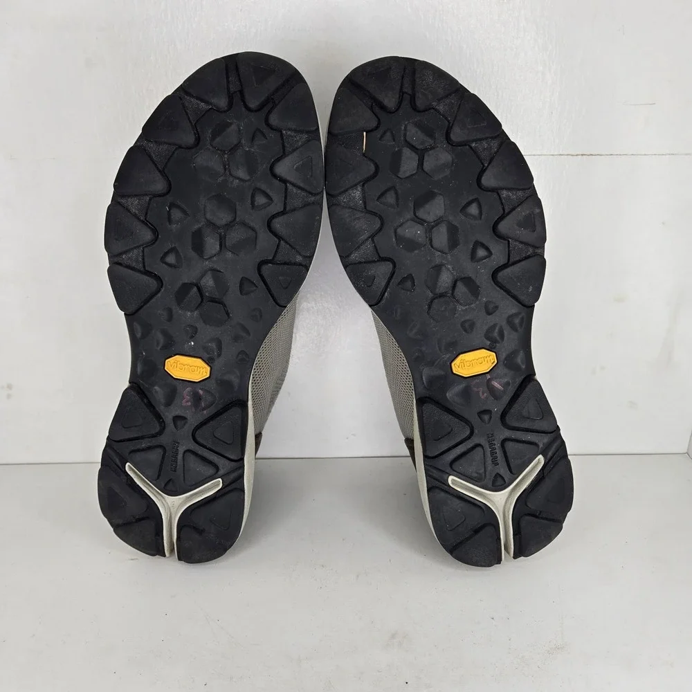 Danner Men's 10 D Caprine Low Vibram Hybrid Hiking Shoes Boots‎ Rock ridge Sable